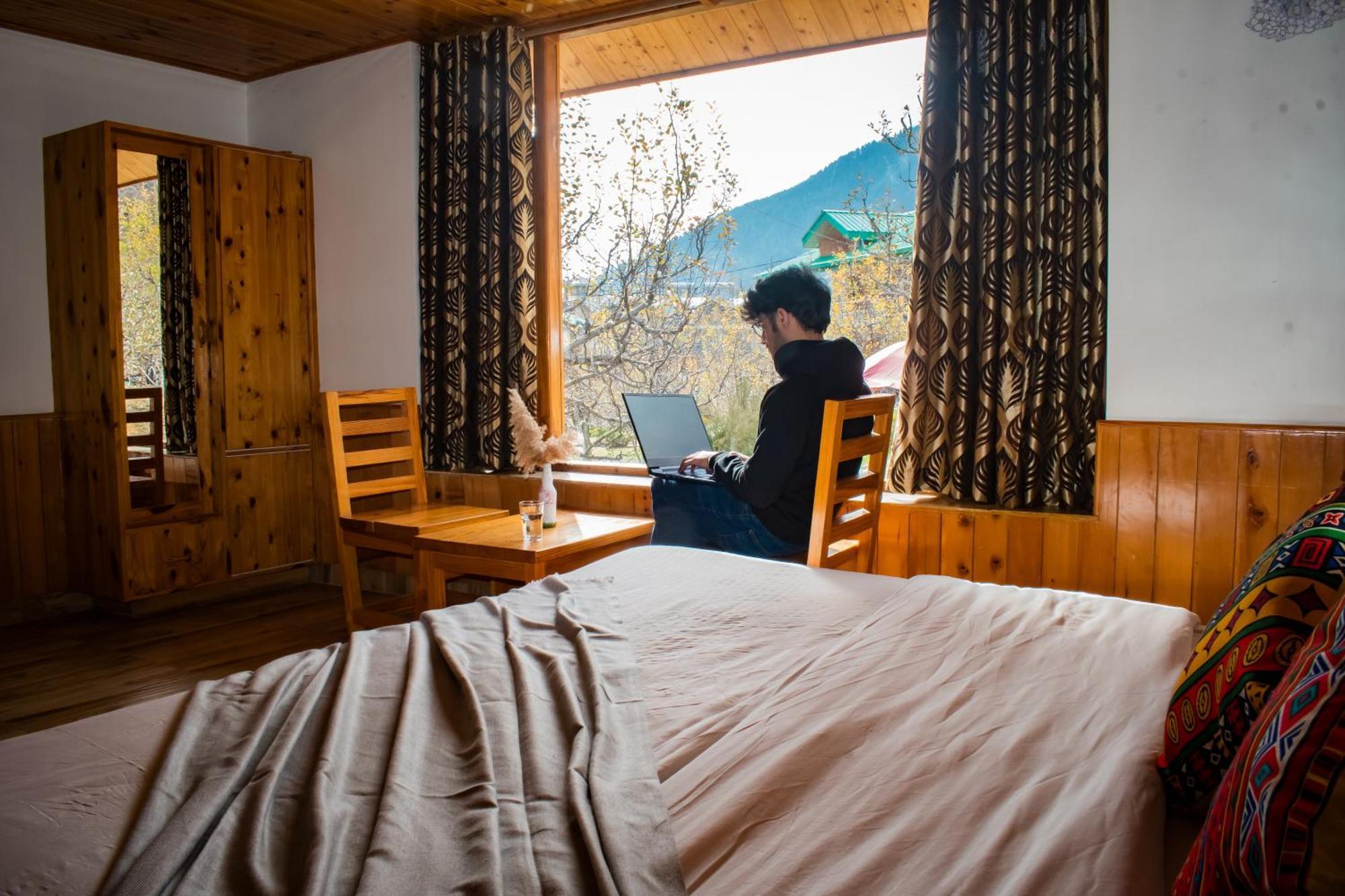 Bed and breakfast Cascade Mountain Retreat Manali Extérieur photo